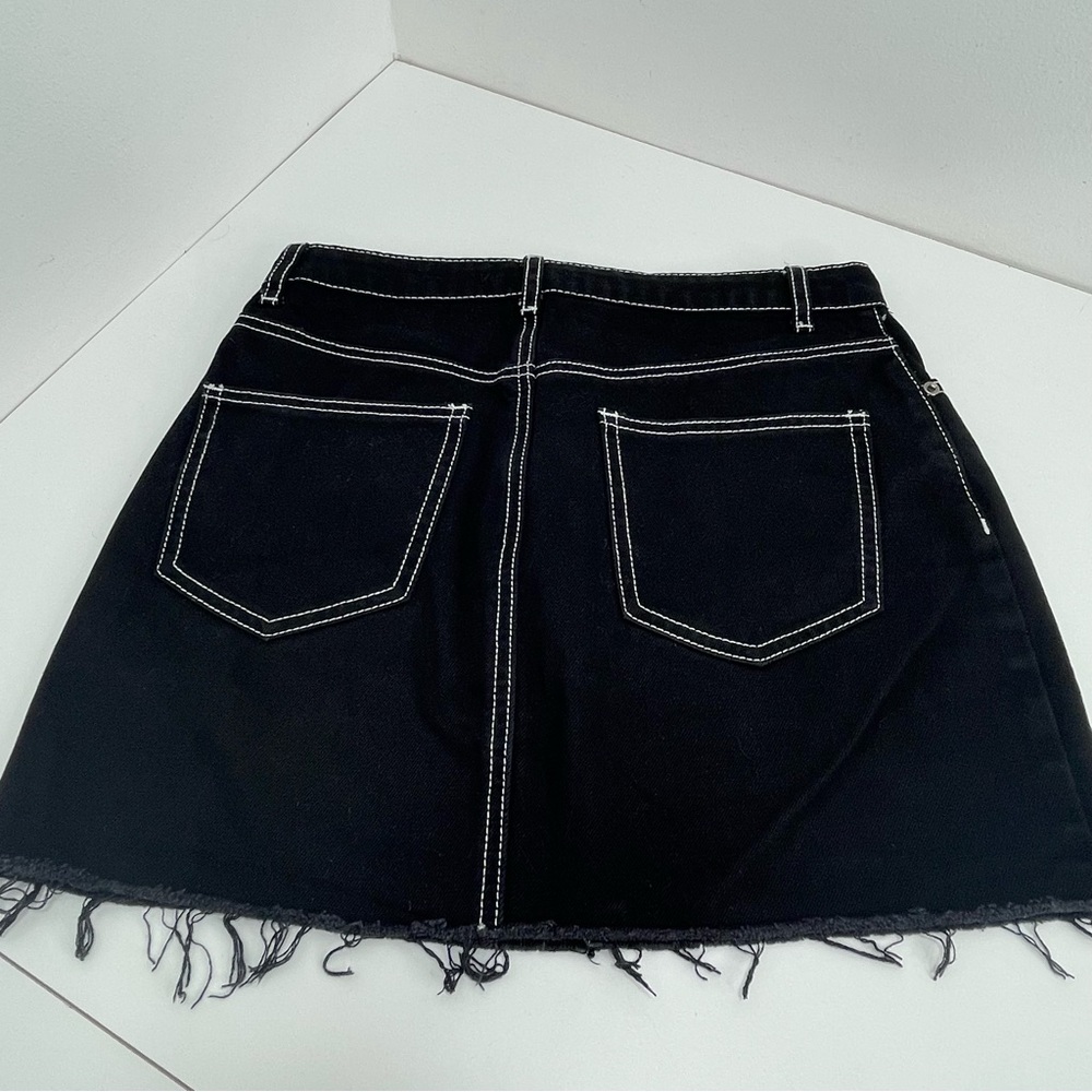 Forever 21 black denim skirt white stitch - Picture 2 of 4